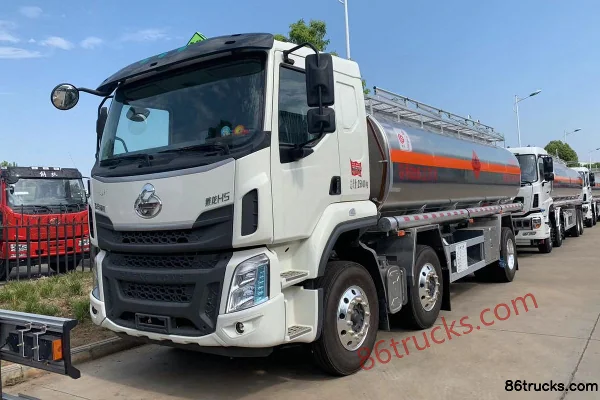 Dongfeng Liuqi Chenglong H5 240 hp 6X2(8 wheels) Aluminum Alloy Oil Tanker Truck (Chusheng Brand) Exterior