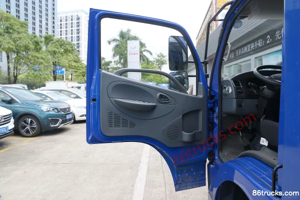 Dongfeng Kaipute K6 163hp 4X2(6 wheels) 4.09m Single Row Van Light Truck (China VI) Cab (1) | 86Trucks