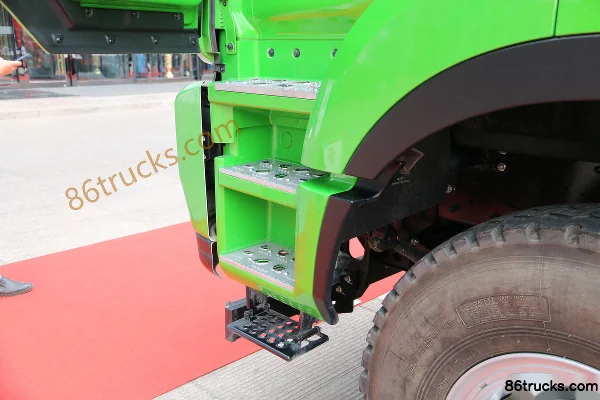 JAC Gallop K5W heavy truck 375 hp 6X4(10 wheels) 5.4 m dump truck Cab (2) | 86Trucks