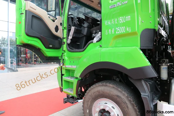 JAC Gallop K5W heavy truck 375 hp 6X4(10 wheels) 5.4 m dump truck Cab (1) | 86Trucks