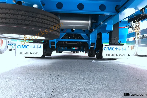 SAIC Hongyan Genlyon C500 430 ch 6X2(8 roues) camion plateau à essieu central (marque Liangshan Dongyue) Cabine (2) | 86Trucks