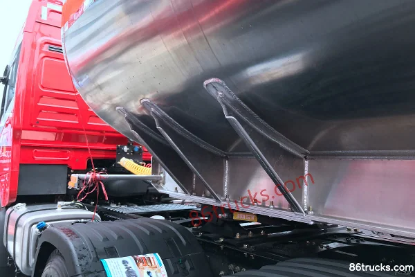 SANY Truck Yingjie Edition 400hp 6X4(10 wheels) Tractor Truck Body (3) | 86Trucks