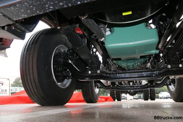 JAC Gallop K5X camion porteur lourd 290 ch 6X2(8 roues) 7,8 m plateau ridelles Châssis (2) | 86Trucks