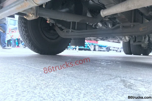 Sinotruk SITRAK C5H 270 hp 4X2(6 wheels) Compressed Garbage Truck (Qingzhuan) Chassis (2) | 86Trucks