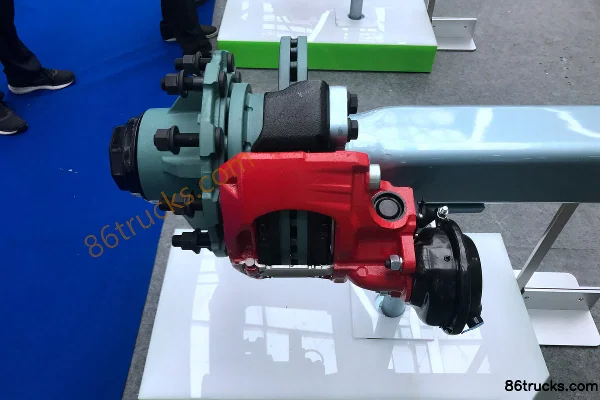 Heavy Duty 13t Disc Brake 71 Trailer Axle Exterior (3) | 86Trucks