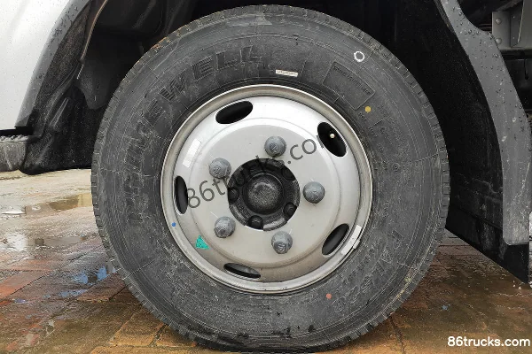 Foton Aumark S3 series 110hp 4X2(6 wheels) 4.18m single-row flatbed light truck Chassis (2) | 86Trucks