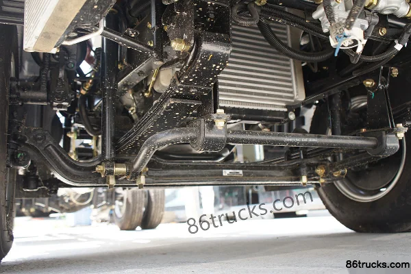 Feidi DX Lexiang Edition 2.2L 110hp 4X2(6 wheels) 3.95m Single Row Stake Truck Chassis (2) | 86Trucks