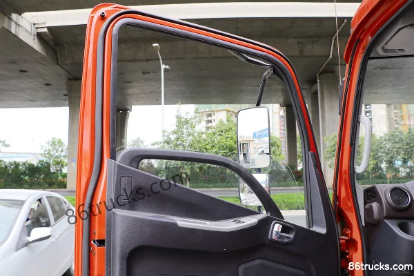 Foton Times Leading High-End Version 143hp 4X2(6 wheels) 3.8m Double-row Stake Truck Cab (2) | 86Trucks