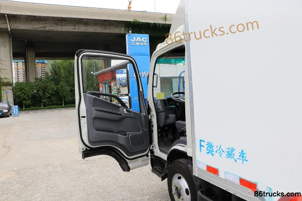 JAC Shuailing Q3 120 ch 4X2(6 roues) 4,015 m camion frigorifique, cabine simple (1) | 86Trucks
