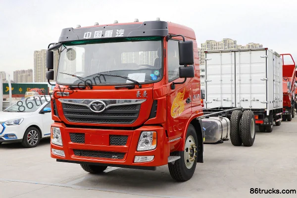 Sinotruk Haoman H5 Medium Truck 220hp 4X2(6 wheels) 6.75m stake cargo truck Exterior (3) | 86Trucks