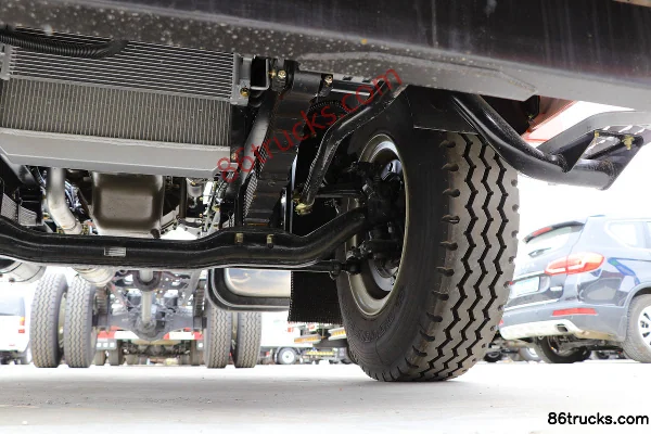 Sinotruk Haoman H5 Medium Truck 220hp 4X2(6 wheels) 6.75m stake cargo truck Chassis (3) | 86Trucks