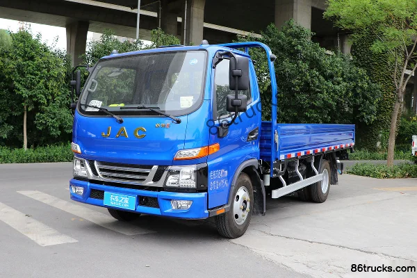 JAC Shuailing E Medium Body 132hp 4X2(6 wheels) 4.22m Single Row Flatbed Light Truck Exterior (3) | 86Trucks