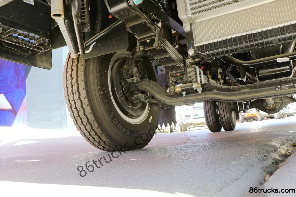 Sinotruk HOWO Hanjiang 156 hp 4X2(6 wheels) 4.1m Refrigerated Truck Chassis (2) | 86Trucks