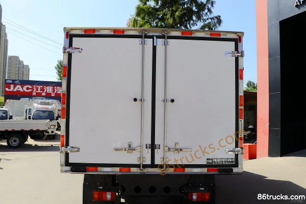 Sinotruk HOWO Hanjiang 156 hp 4X2(6 wheels) 4.1m Refrigerated Truck Body (2) | 86Trucks