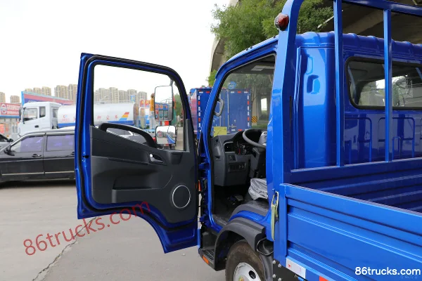 JAC Shuailing E Medium Body 132hp 4X2(6 wheels) 4.22m Single Row Flatbed Light Truck Cab (1) | 86Trucks