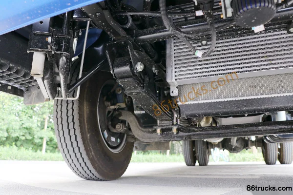 JAC Shuailing E Medium Body 132hp 4X2(6 wheels) 4.22m Single Row Flatbed Light Truck Chassis (2) | 86Trucks