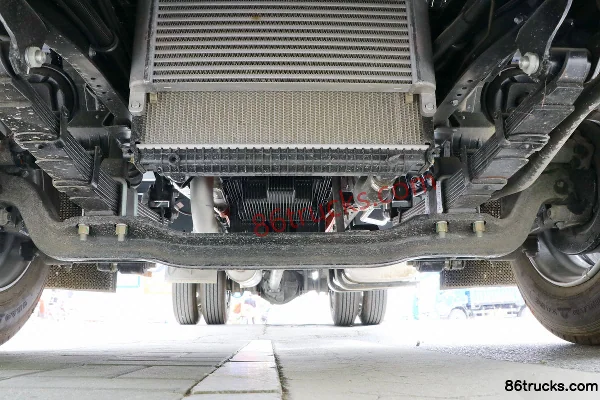 JAC Shuailing Q7 154 ch 4X2(6 roues) 5,2 m cabine avancée avec double rangée, camion léger à ridelles Châssis (1) | 86Trucks