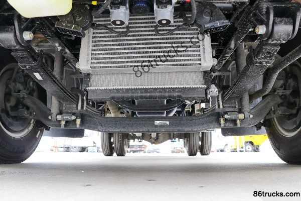 Foton Times Leading 6 130hp 4X2(6 wheels) 3.8m half-cab flatbed light truck Chassis (1) | 86Trucks