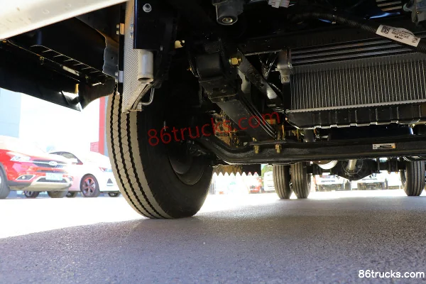 Tangjun Ouling Série T3 117 ch 4X2(6 roues) camion léger à ridelles 4,15 m cabine simple Châssis (2) | 86Trucks