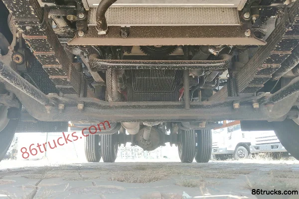 JMC Kairui 800 Wide Body Luxury Edition 152hp 4X2(6 wheels) 4.08m Single Row Stake Truck Chassis (3) | 86Trucks