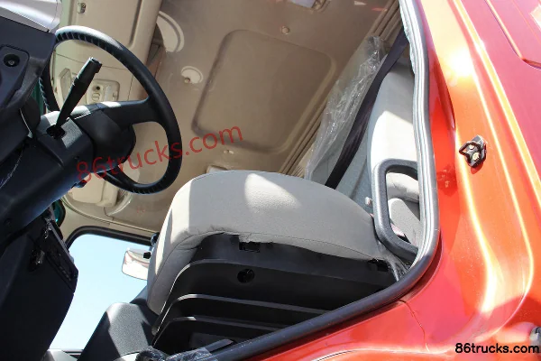 Feidi XH 210hp 4X2(6 wheels) 6.8m single-row van cargo truck Cab (3) | 86Trucks
