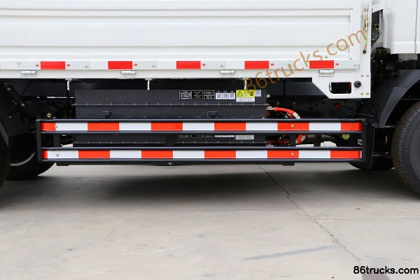 FARIZON E200 Standard Edition 4.5T 4.1m single-row pure electric flatbed light truck 86kWh 4X2(6 wheels) Chassis (1) | 86Trucks