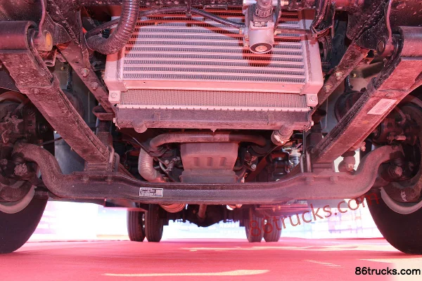 FAW Jiefang Hu VN 130 ch 4X2(6 roues) dépanneuse (marque Chunhong) Châssis (1) | 86Trucks