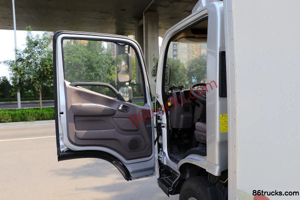Foton Aumark S3 série 141 ch 4X2(6 roues) camion frigorifique (marque CIMC) Cabine (1) | 86Trucks
