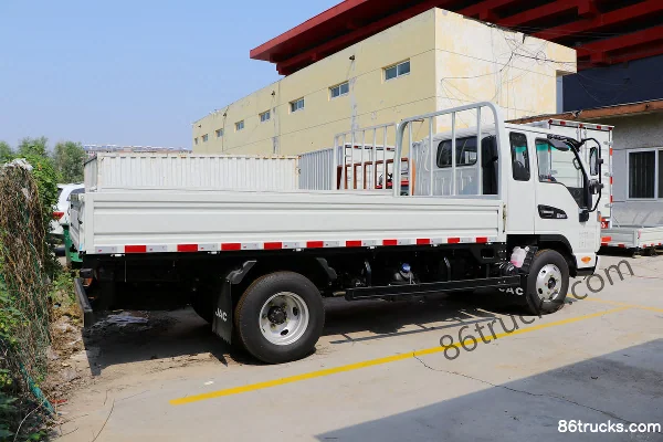 JAC Kangling J3 130 hp 4X2(6 wheels) 3.85m semi-row flatbed light truck (China VI) Exterior (3) | 86Trucks