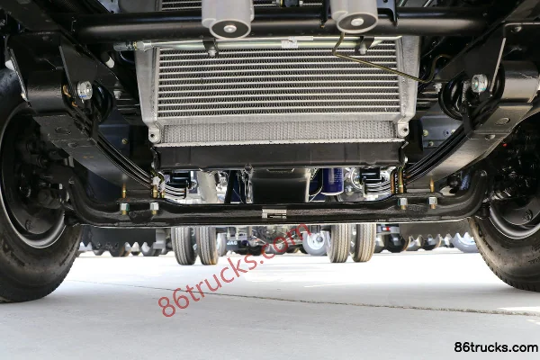 JAC Junling E5 116 ch 4X2(6 roues) 4,18 m camion léger à grille, cabine simple Châssis (1) | 86Trucks