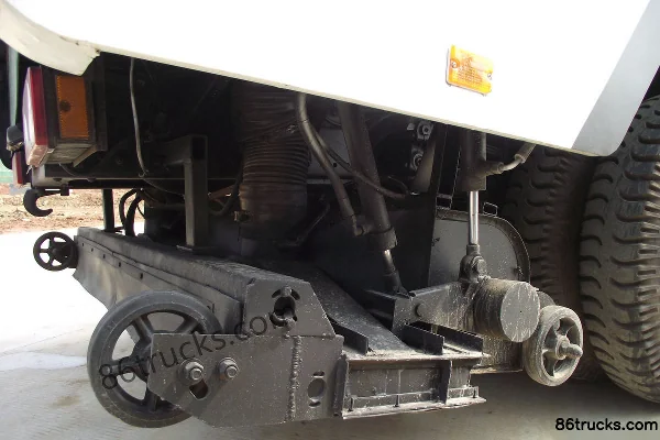 Dongfeng Commercial Vehicle Tianjin 180 ch 4X2(6 roues) Balayeuse (marque Chusheng) Carrosserie (1) | 86Trucks