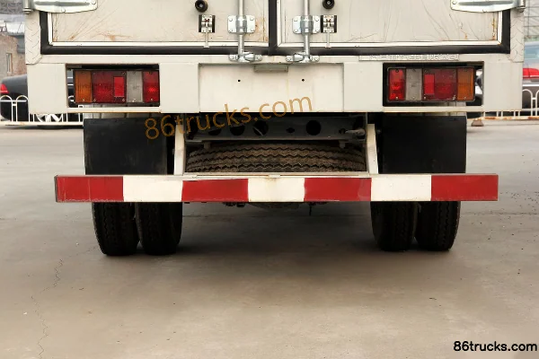 GAC HINO 270Y Series 102hp 4X2(6 wheels) 4.26m Single Row Flatbed Truck Chassis (1) | 86Trucks