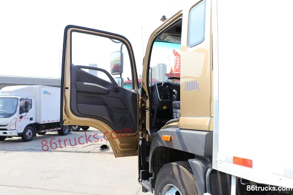 Foton Aoling Hornet 220 hp 4X2(6 wheels) 6.1m day cab van truck (1) | 86Trucks