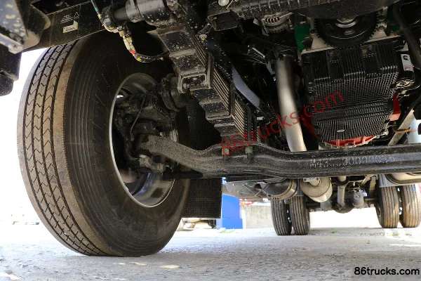 Foton Aoling Hornet 220 hp 4X2(6 wheels) 6.1m day cab van truck Chassis (2) | 86Trucks