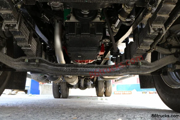 Foton Aoling Hornet 220 hp 4X2(6 wheels) 6.1m day cab van truck Chassis (1) | 86Trucks