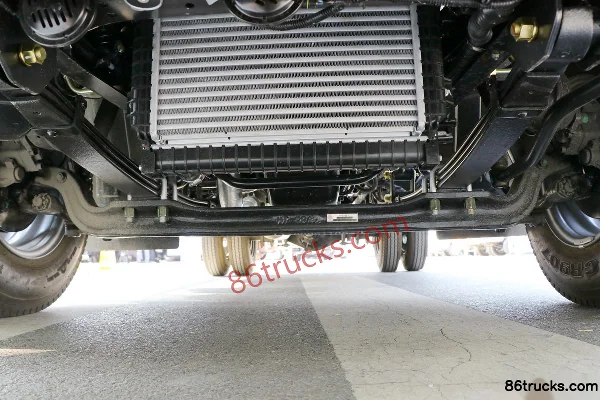 Foton Aumark S3 Série 110 ch 4X2(6 roues) Camion léger à plateau avec ridelles 3,83 m Châssis (1) | 86Trucks