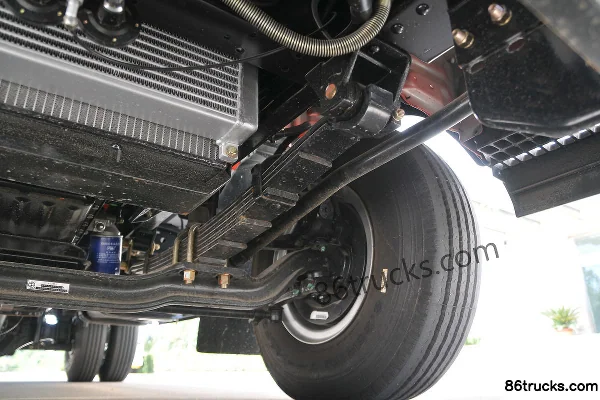 Kama Kaijie M6 129hp 4X2(6 wheels) Flatbed Truck Chassis (3) | 86Trucks