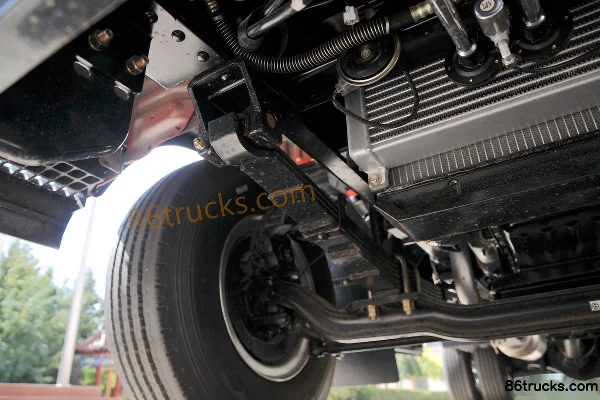 Kama Kaijie M6 129hp 4X2(6 wheels) Flatbed Truck Chassis (2) | 86Trucks
