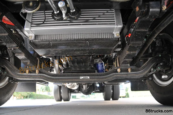 Kama Kaijie M6 129hp 4X2(6 wheels) Flatbed Truck Chassis (1) | 86Trucks
