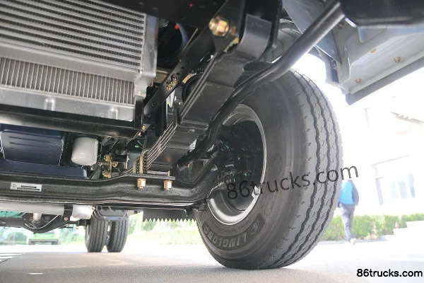 Kama K8 Fuyunlai 110hp 4X2(6 wheels) Fecal Suction Truck Chassis (3) | 86Trucks