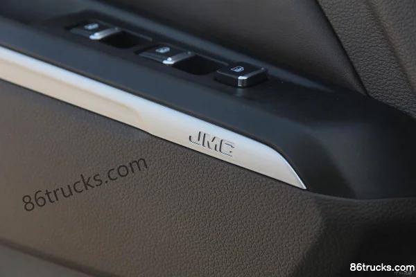 JMC Ka Rui EV 4.5T 4.08m Single Row Pure Electric Box Light Truck 81.14kWh 4X2(6 wheels) Interior (3) | 86Trucks