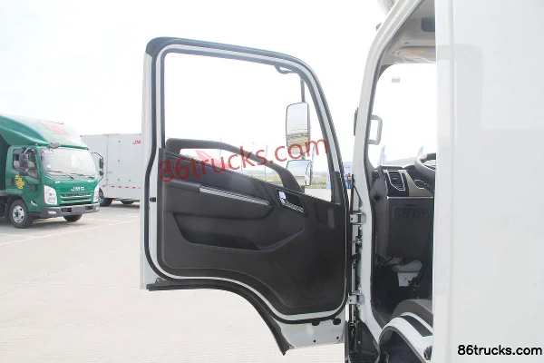 JMC Ka Rui EV 4.5T 4.08m Single Row Pure Electric Box Light Truck 81.14kWh 4X2(6 wheels) Interior (1) | 86Trucks