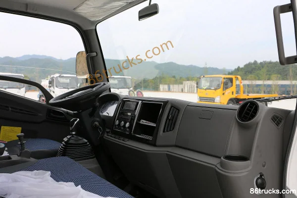 FAW Jiefang Hu VN 130 ch 4X2(6 roues) 4.13 m camion frigorifique Cabine (2) | 86Trucks