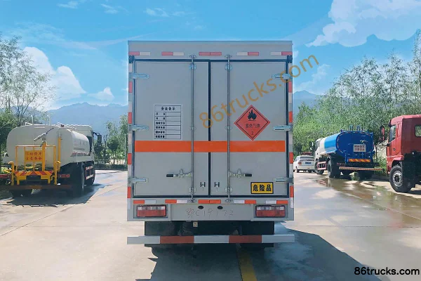 FAW Jiefang Hu VN 110 hp 4X2(6 wheels) 4.15m Flammable Liquid Van Truck Exterior (3) | 86Trucks