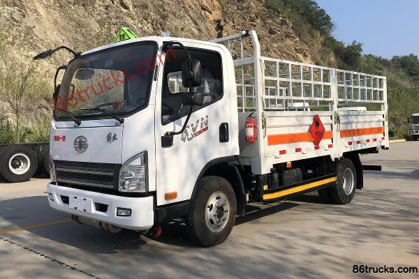 FAW Jiefang Hu VN 110 hp 4X2(6 wheels) 4.15m Gas Cylinder Transport Truck Exterior (3) | 86Trucks