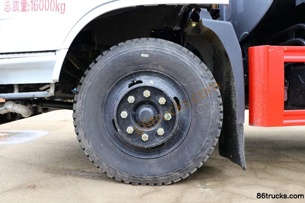 Dongfeng Teshang 160 hp 4X2(6 wheels) Water Sprinkler Truck (Chengliwei Brand) Chassis (2) | 86Trucks