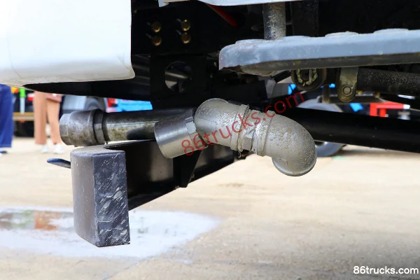 Dongfeng Teshang 160 hp 4X2(6 wheels) Water Sprinkler Truck (Chengliwei Brand) Chassis (1) | 86Trucks