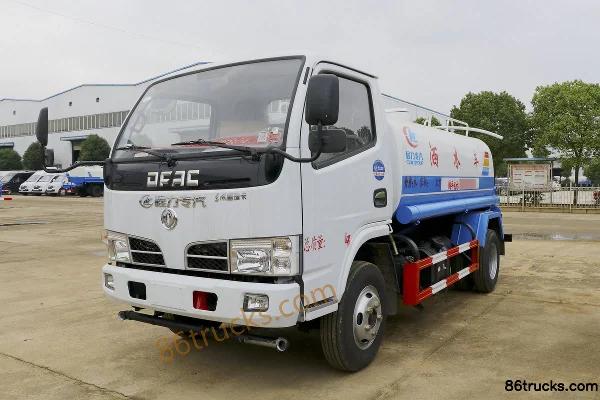Dongfeng Furika F4 102hp 4X2(6 wheels) Water Sprinkler Truck (Chengliwei Brand) Exterior (3) | 86Trucks