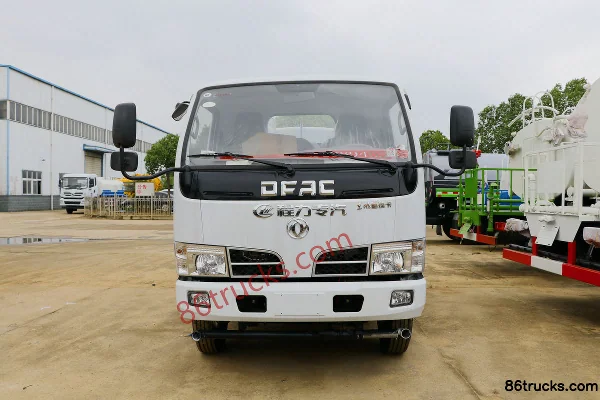 Dongfeng Furika F4 102hp 4X2(6 wheels) Water Sprinkler Truck (Chengliwei Brand) Exterior (2) | 86Trucks