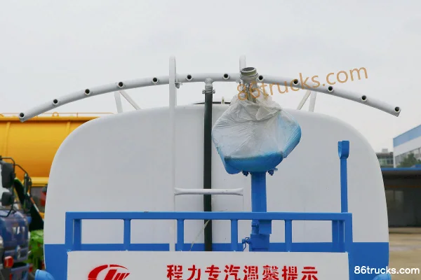 Dongfeng Furika F4 102hp 4X2(6 wheels) Water Sprinkler Truck (Chengliwei Brand) Chassis (3) | 86Trucks